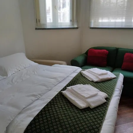 Paulonia Apartment